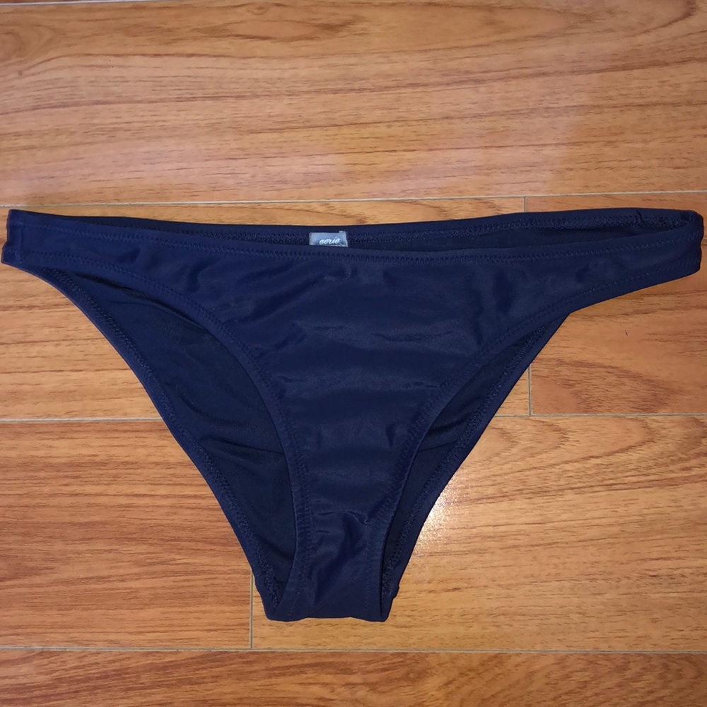 Arie cheeky bottoms